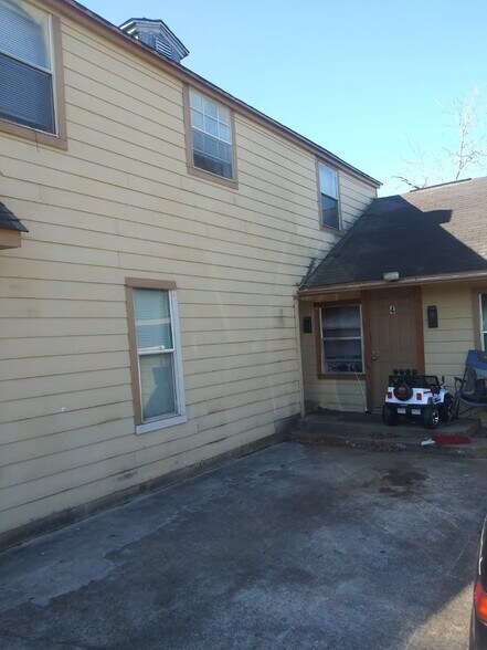 More Photos Of 1026 Miles St, Rosenberg Apartments For Sale