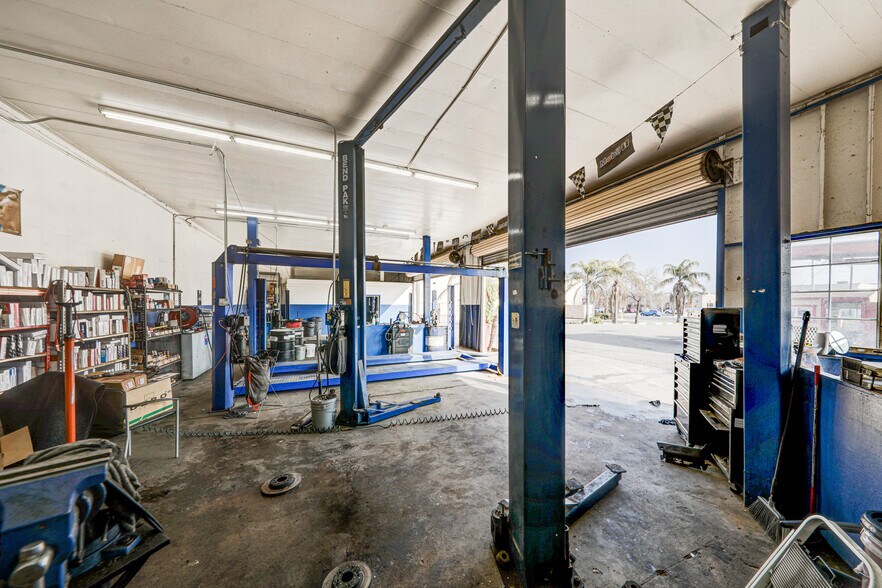 More Photos Of 1407 High St, Delano Carwash For Lease