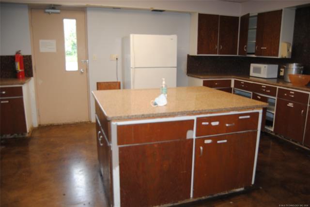 More Photos Of 1930 Arlington St, Ada Religious Facility For Sale