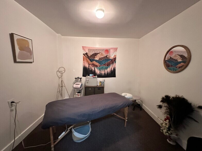 More Photos Of 508 S Broadway, Baltimore Storefront Retail Office For Sale