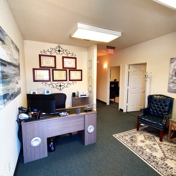More Photos Of 930 S Bell Blvd, Cedar Park Office Residential For Lease