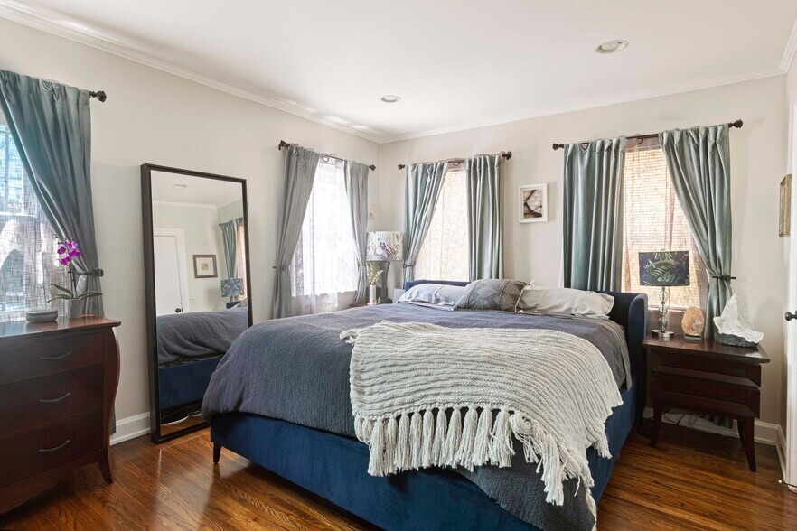 More Photos Of 1569 S Orange Grove Ave, Los Angeles Apartments For Sale