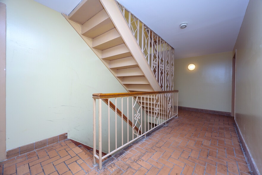 More Photos Of 4137 Parsons Blvd, Flushing Apartments For Sale