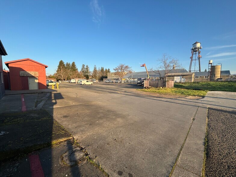 More Photos Of 101 S Coombs St, Napa Warehouse For Lease