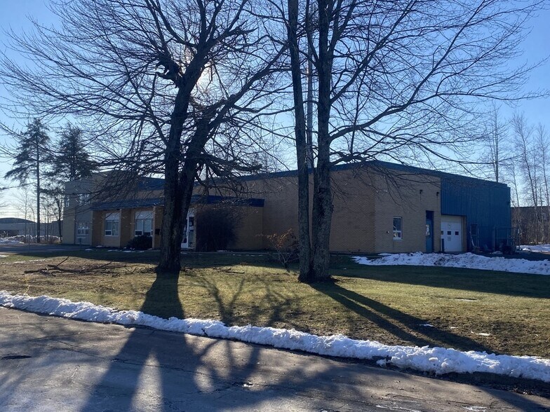 More Photos Of 40 Henri Dunant St, Moncton Office For Sale