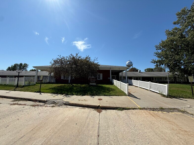 More Photos Of 702 Cedar Ave, Laurel Multifamily For Sale