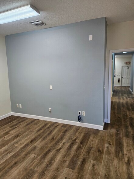 More Photos Of 10011-10021 Water Works Ln, Riverview Medical For Sale