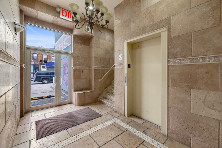 More Photos Of 12419 Metropolitan Ave, Kew Gardens General Retail For Lease