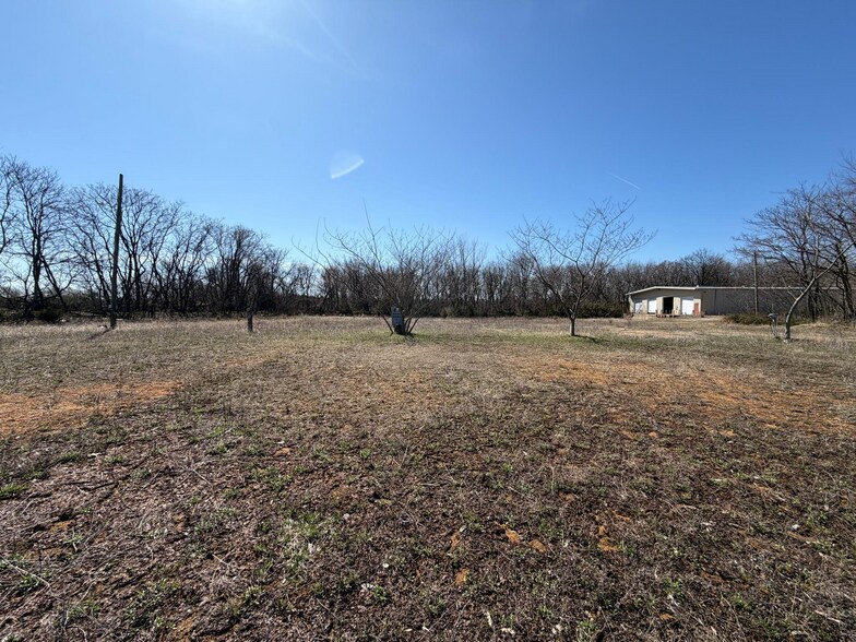 More Photos Of 385 Wheat Rd, Vineland Flex For Sale