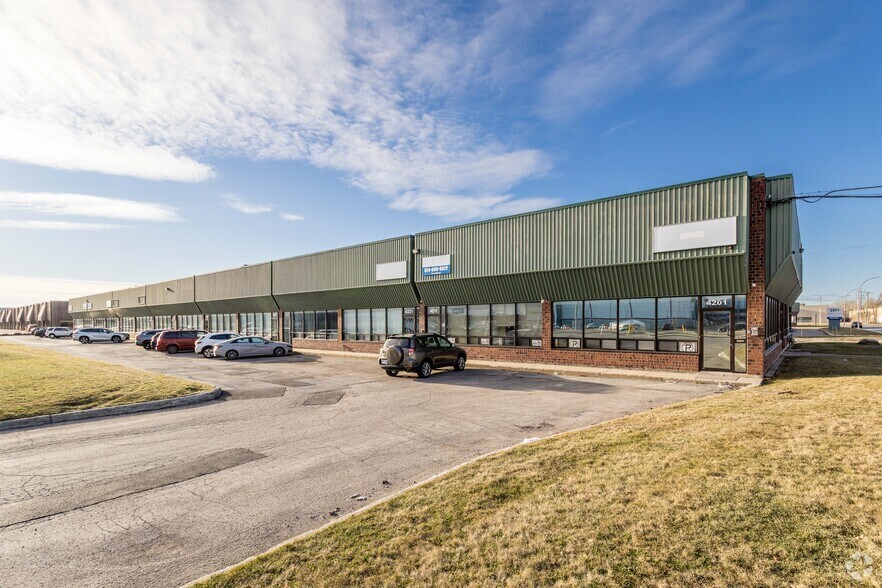 More Photos Of 4201-4331 Rue Garand, Montréal Warehouse For Lease