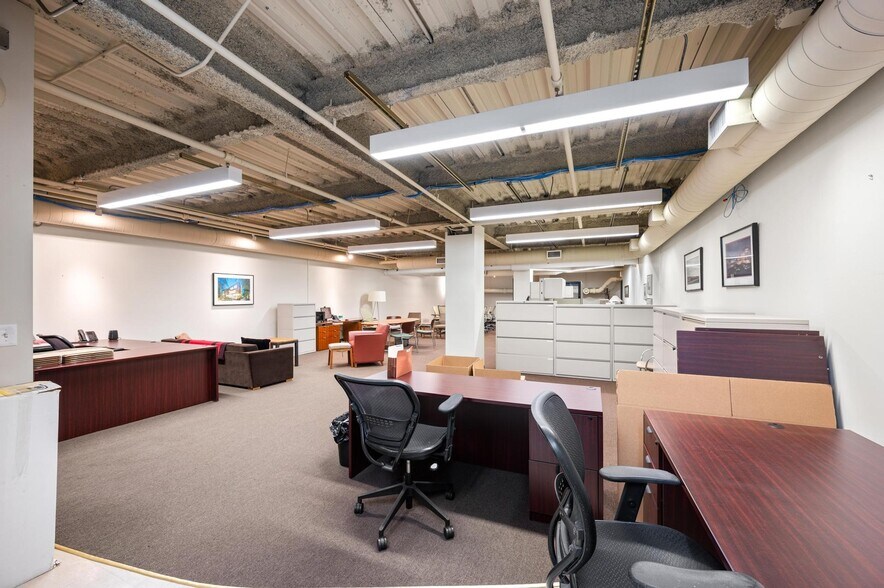 More Photos Of 1617-1619 N Clybourn Ave, Chicago General Retail For Sale