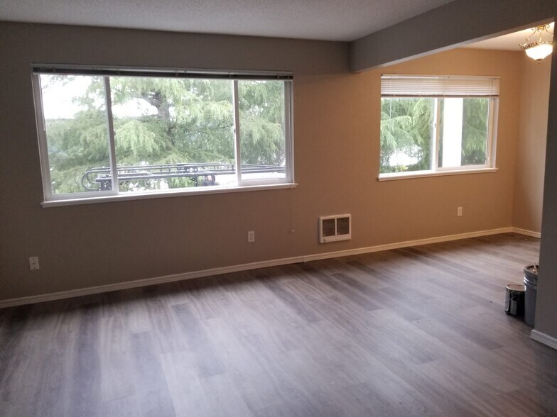 More Photos Of 4700 Falls View Ave, West Linn Apartments For Sale