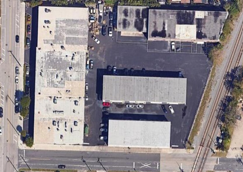 More Photos Of 601 Roseland Dr, West Palm Beach Warehouse For Lease