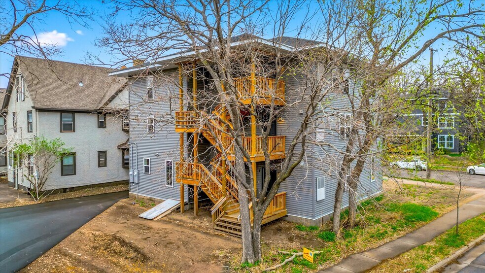 More Photos Of 814 6th St SE, Minneapolis Apartments For Sale