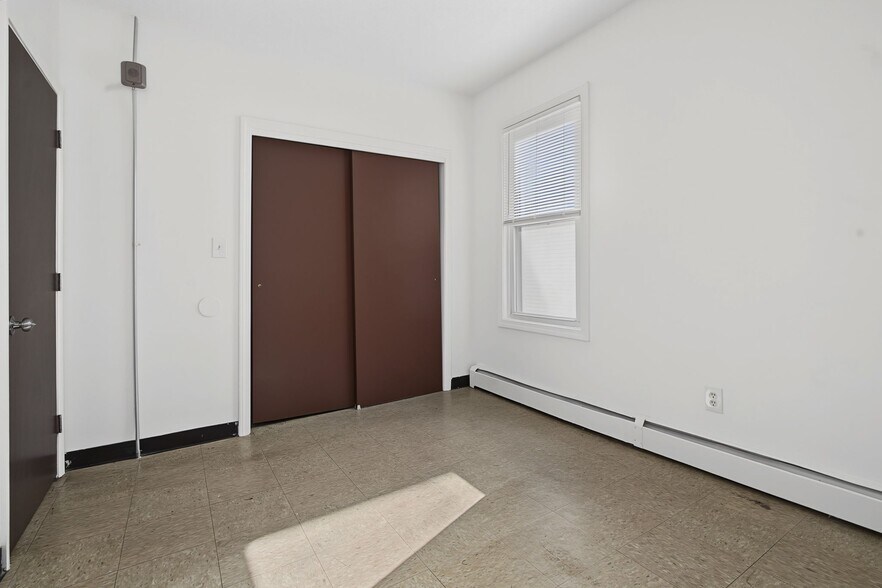 More Photos Of 471 Pond St, Woonsocket Apartments For Sale