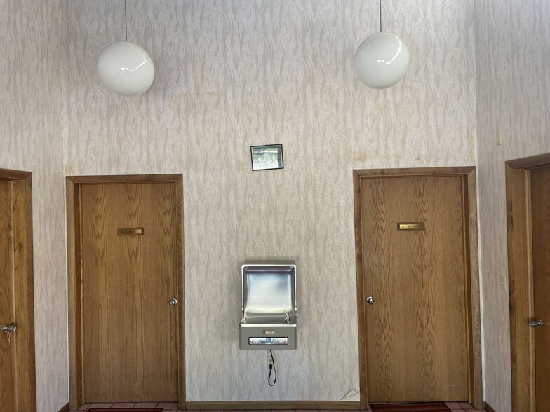 More Photos Of 4370 Fashion Square Blvd, Saginaw Medical For Sale