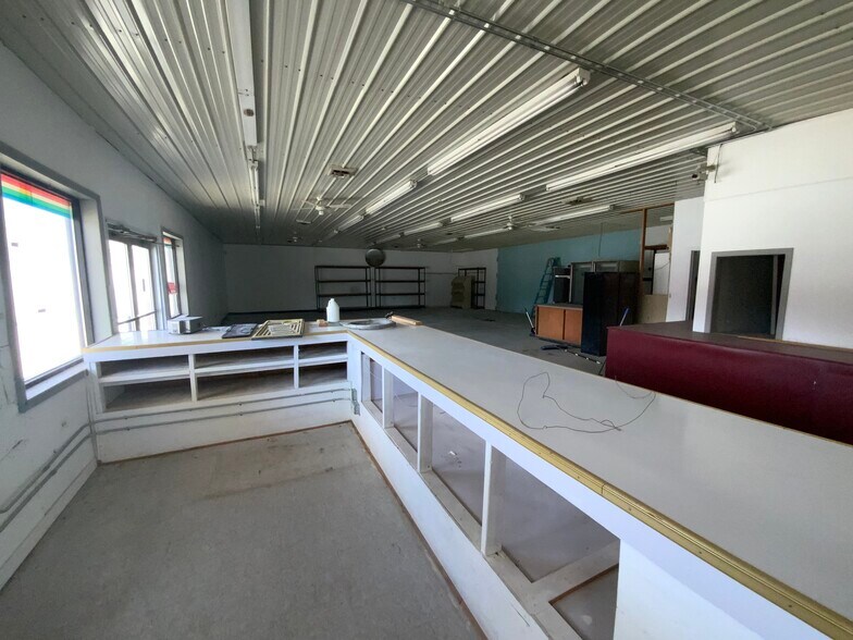 More Photos Of 105 W Si Johnson Ave, Sheridan Service Station For Sale