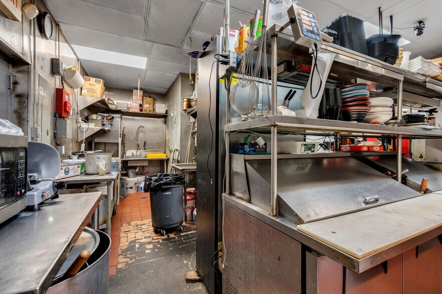 More Photos Of 82 Montgomery Ave, Long Branch Fast Food For Lease