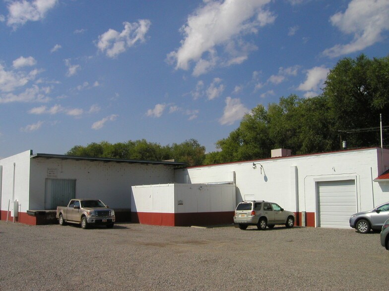 More Photos Of 2203-2205 W Main St, Farmington Distribution For Lease