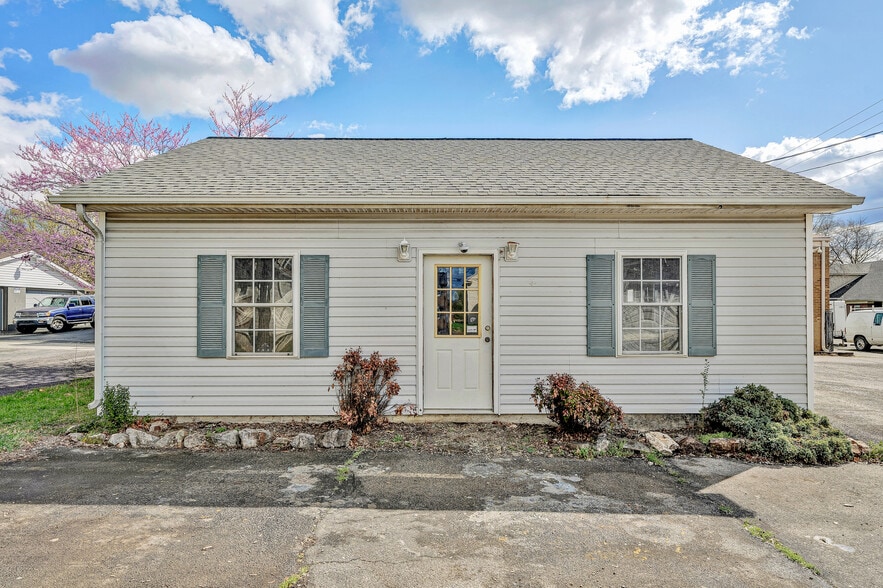 More Photos Of 628 S Colorado St, Salem Office For Sale