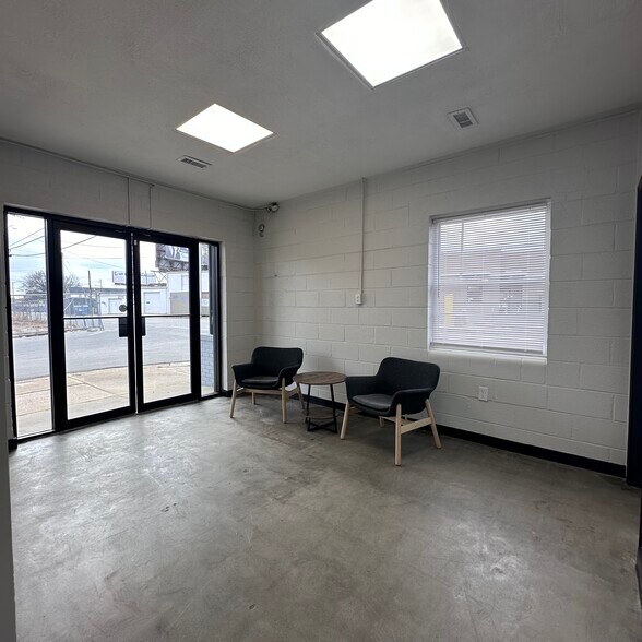 More Photos Of 710 Dawn St, Richmond Warehouse For Lease