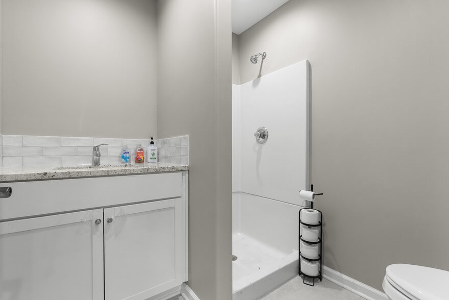 More Photos Of 705 E 23rd St S, Independence Office For Sale