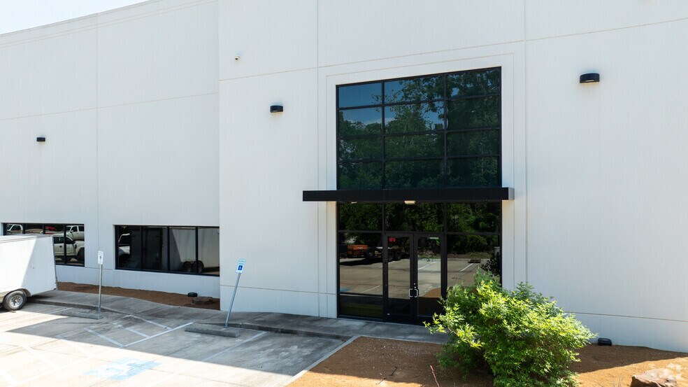 More Photos Of 4014 Interwood N Pky, Houston Distribution For Lease