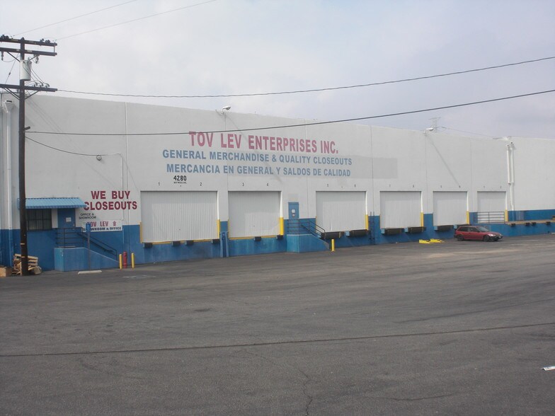 More Photos Of 4270-4310 S Maywood Ave, Vernon Warehouse For Lease