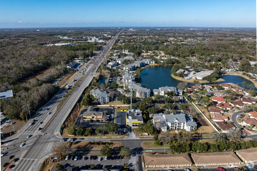 More Photos Of 8904 Regents Park Dr, Tampa Freestanding For Lease