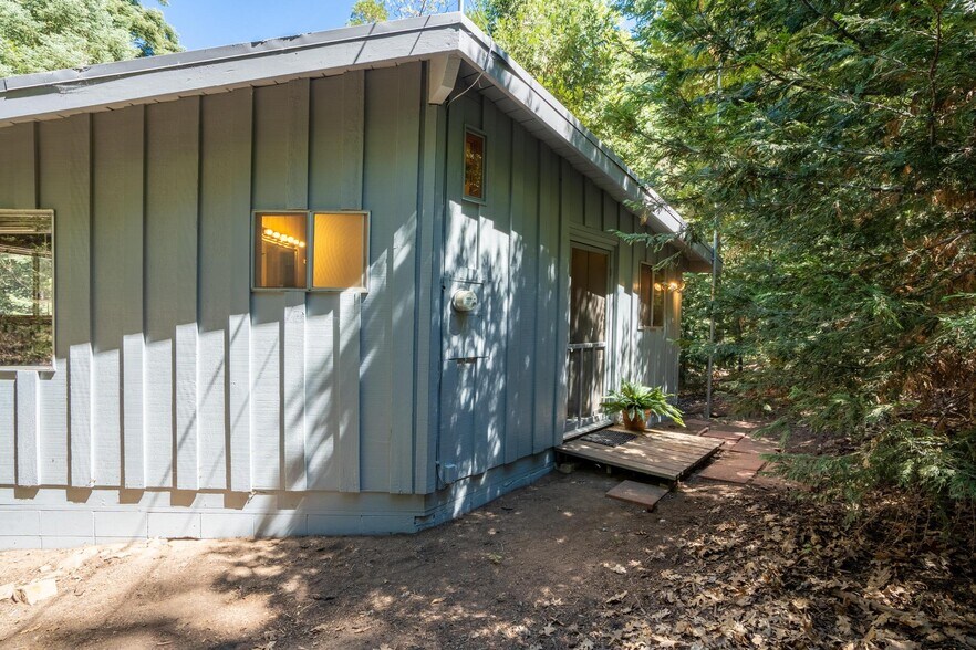 More Photos Of 32753 Birch Hill Rd, Palomar Mountain Freestanding For Sale