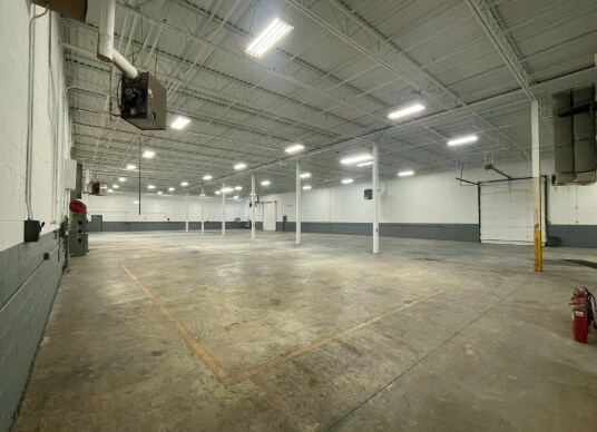More Photos Of 640 Minnesota Dr, Troy Warehouse For Lease