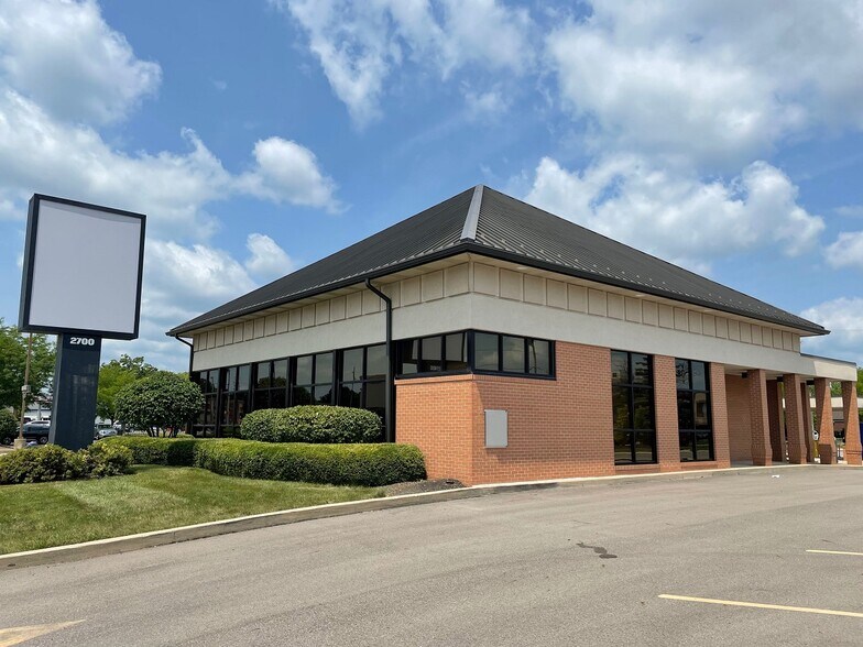 More Photos Of 2700 W Jackson St, Muncie Bank For Sale