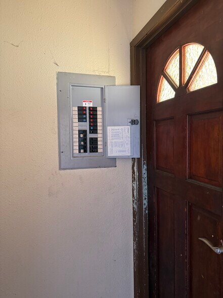 More Photos Of 1104 Palama St, Honolulu Convenience Store For Sale