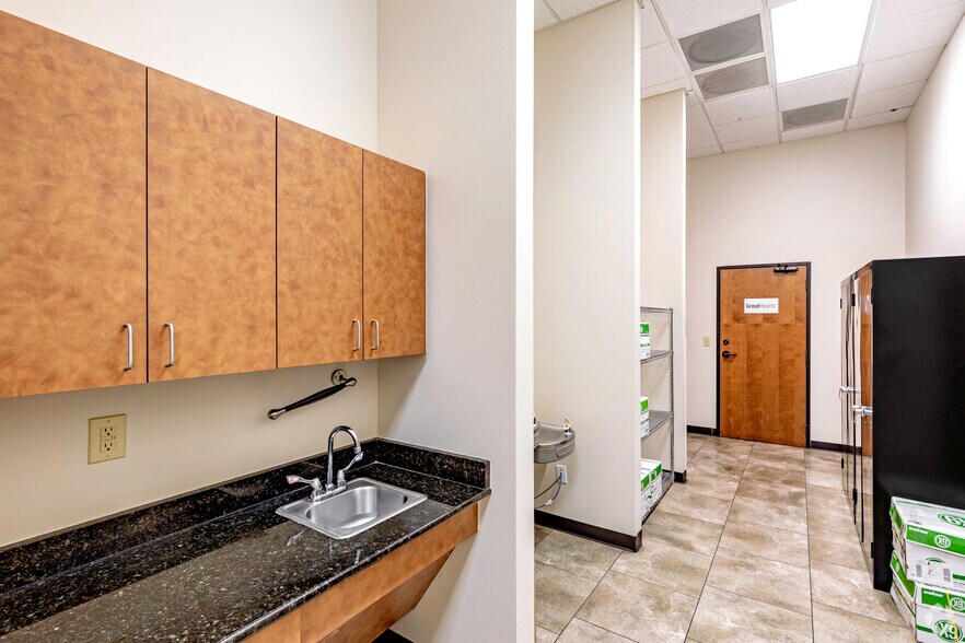 More Photos Of 824 Broadway St, San Antonio Loft Creative Space For Lease