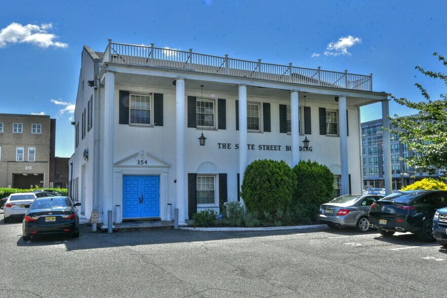 Primary Photo Of 354 State St, Hackensack Medical For Lease
