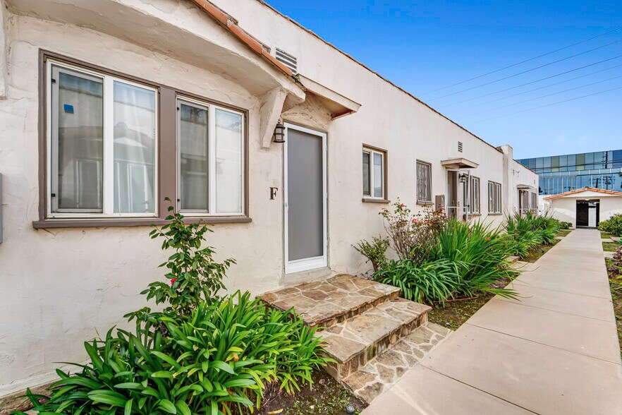 More Photos Of 2122 20th St, Santa Monica Apartments For Sale