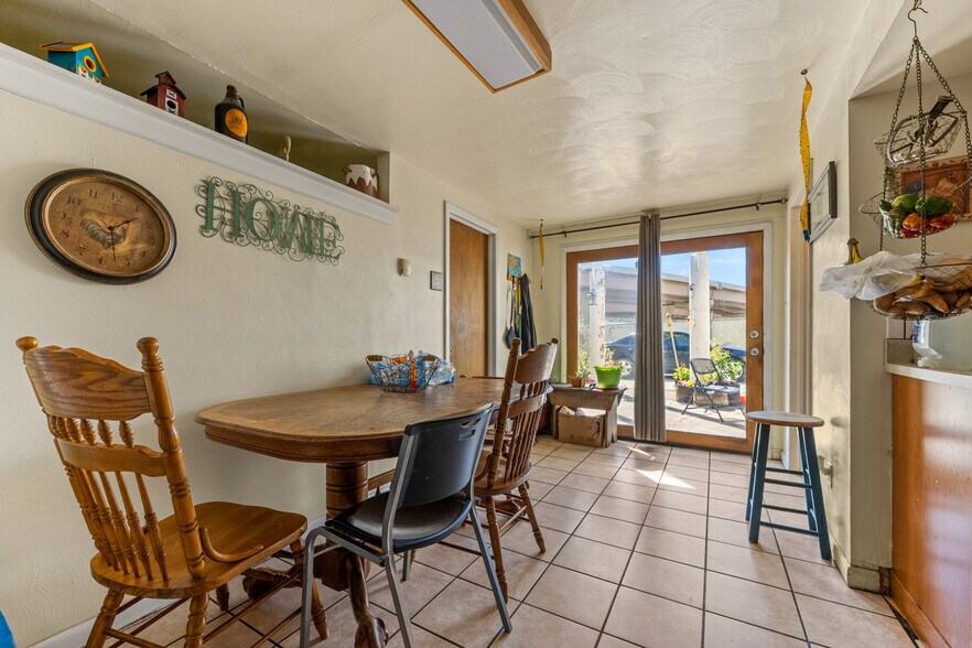 More Photos Of 416 State St, Trinidad Flex For Sale