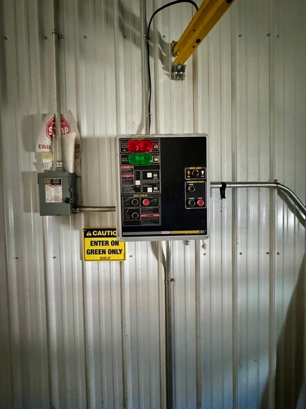 More Photos Of 290 Auburn ave, Buffalo Distribution For Sale