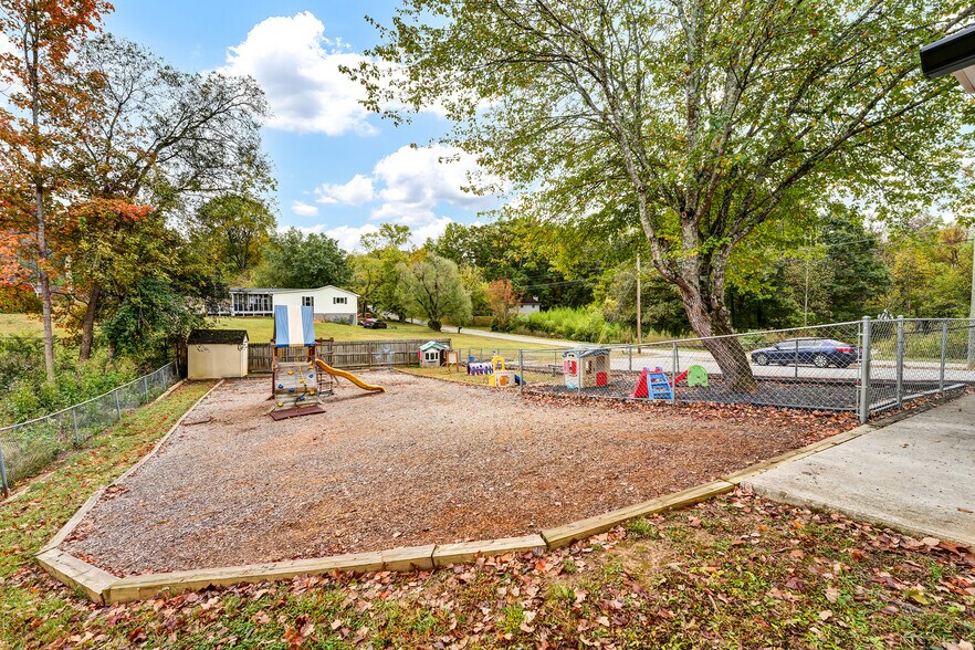 More Photos Of 7828 S Northshore Dr, Knoxville Schools For Sale