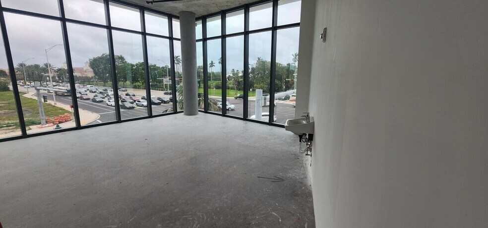 More Photos Of 21290 Biscayne, Aventura Office For Lease