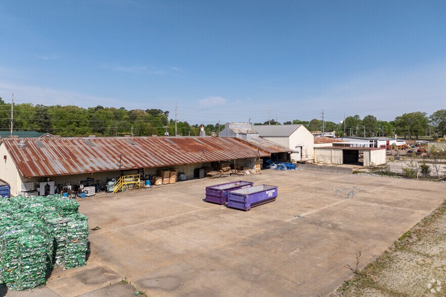 More Photos Of 15894 Lucas Ferry Rd, Athens Warehouse For Lease