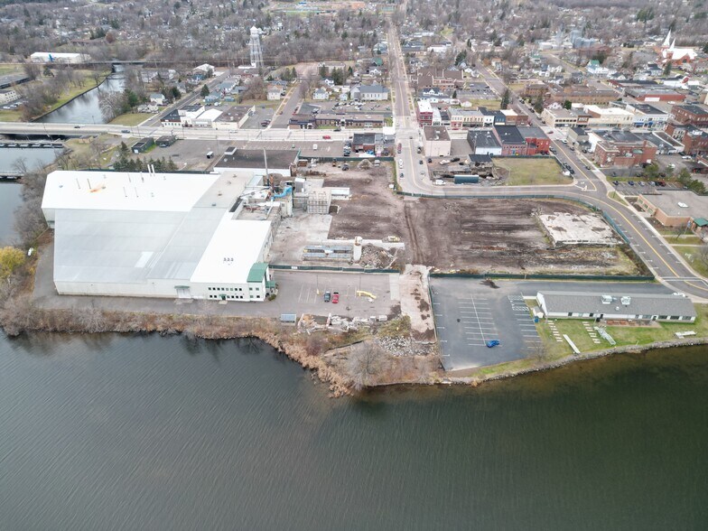 More Photos Of 38 E Messenger St, Rice Lake Warehouse For Sale