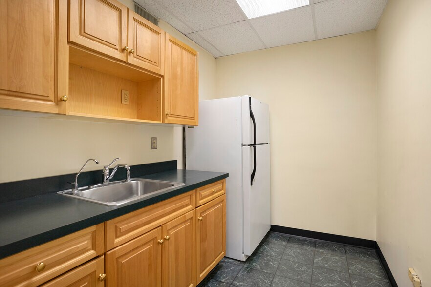 More Photos Of 78-80 Main St, Madison Office For Lease