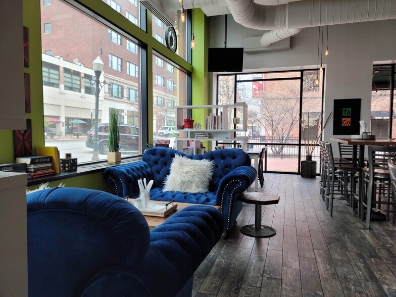 More Photos Of 131 W 2nd St, Davenport Office Residential For Sale