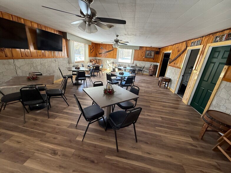 More Photos Of 1640 W US-2, Crystal Falls Restaurant For Sale