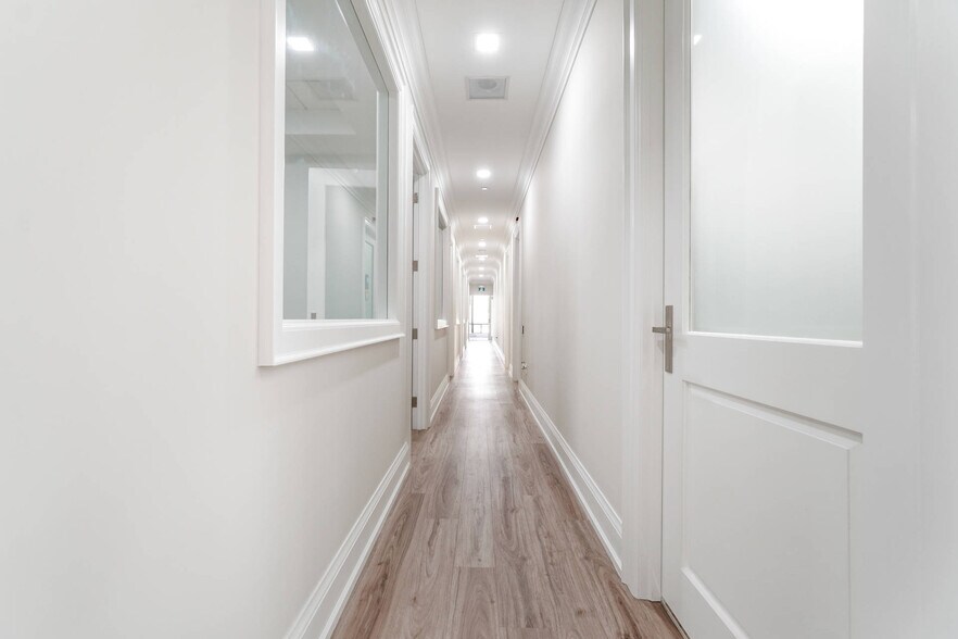 More Photos Of 7956 Torbram Rd, Brampton Flex For Lease