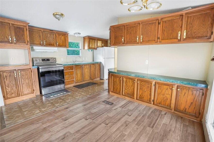 More Photos Of 13338 Elderberry Ln, Houston Industrial For Lease