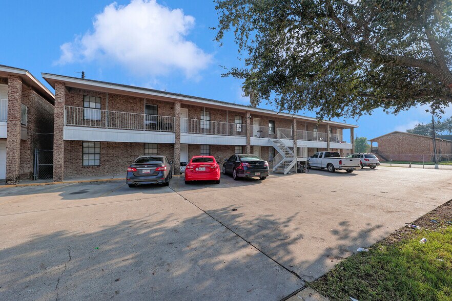 More Photos Of 1000 W Caffery Ave, Pharr Apartments For Sale