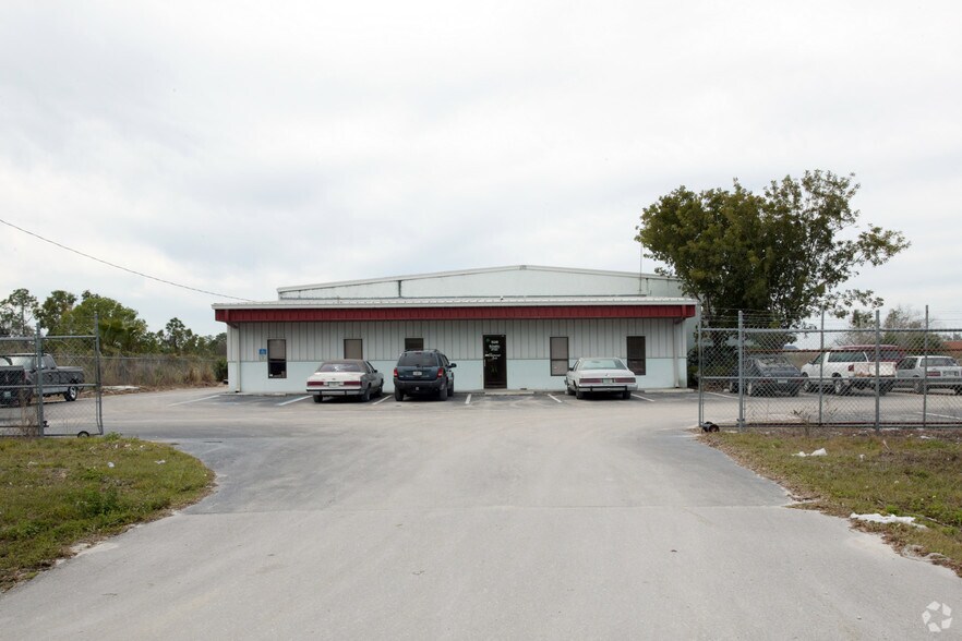 More Photos Of 16340 Old US Highway 41, Fort Myers Warehouse For Lease