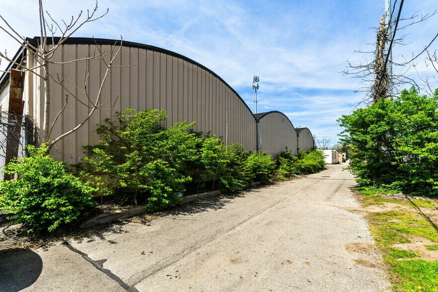 More Photos Of 470 S Nelson Rd, Columbus Warehouse For Lease